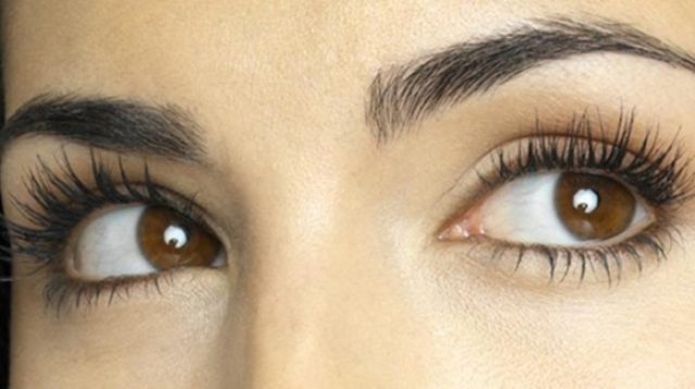 7 Tips Membuat Bulu Mata Lentik dan Tebal Tanpa Bahan Kimia