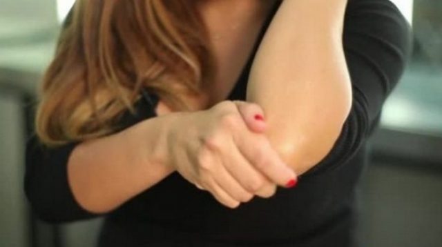 7 Perawatan untuk Siku Gelap Tanpa Bahan Kimia