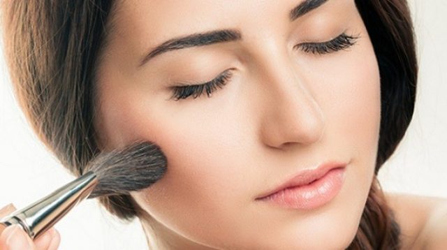 5 Tips Make Up agar Terlihat Awet Muda